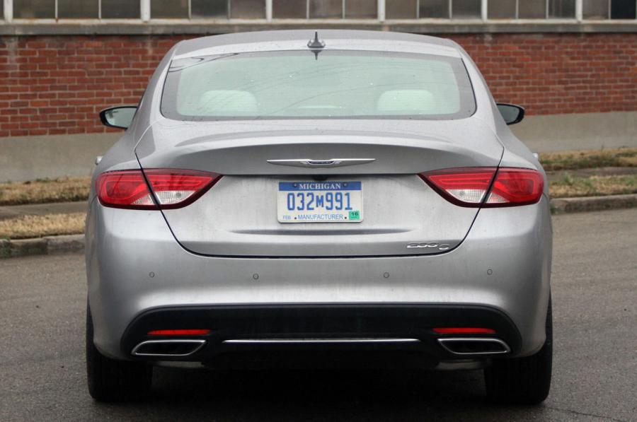 Chrysler 200 2015 года  (фото 186 из 207)